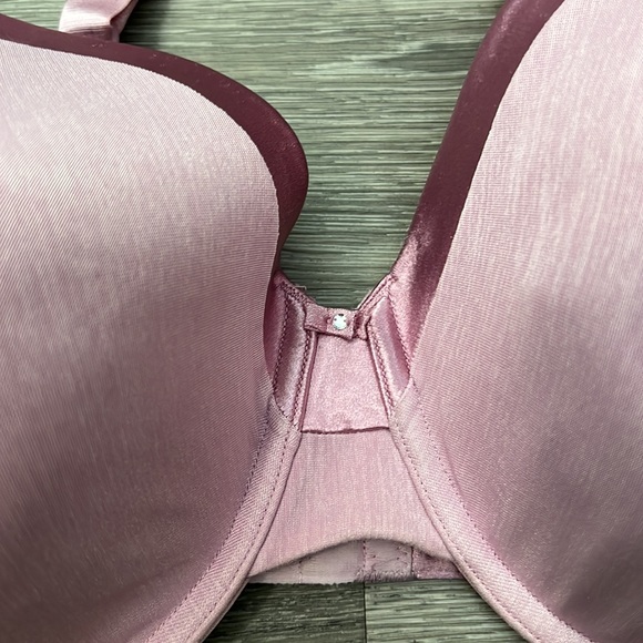 Vanity Fair Bra 42D - Picture 2 of 5
